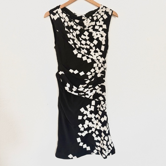 Diane Von Furstenberg Black & White Square Print Silk Ruched Dress Size US 6 - Picture 1 of 11